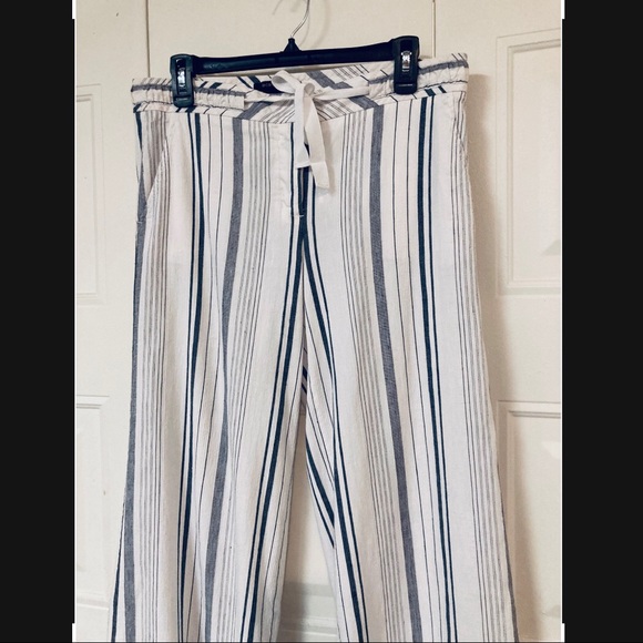 🏷BOGO🆓•BCBG Linen Pants / 6 - Picture 2 of 16